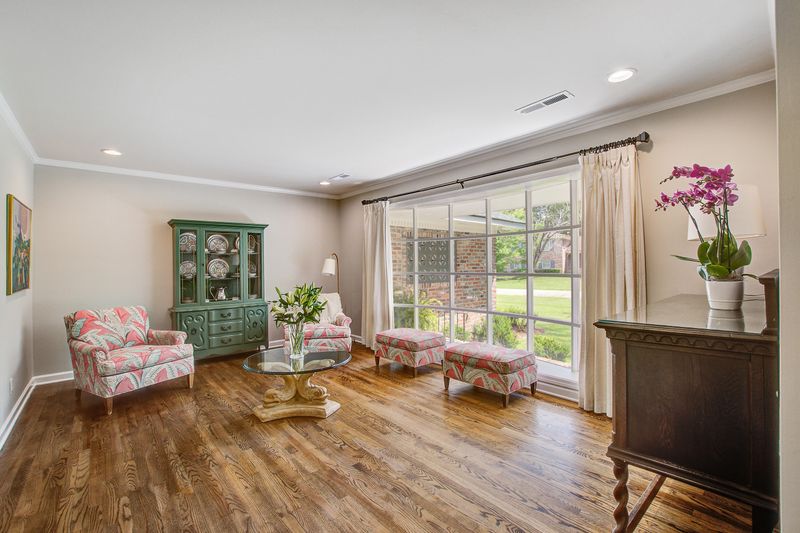 1833 Huntington Dr, Charleston, SC 29407