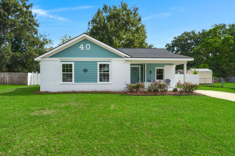 40 Clearwater Dr, Goose Creek, SC 29445