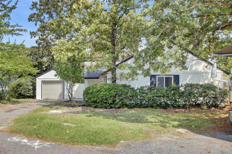 100 Photinia Ct, Summerville, SC 29486