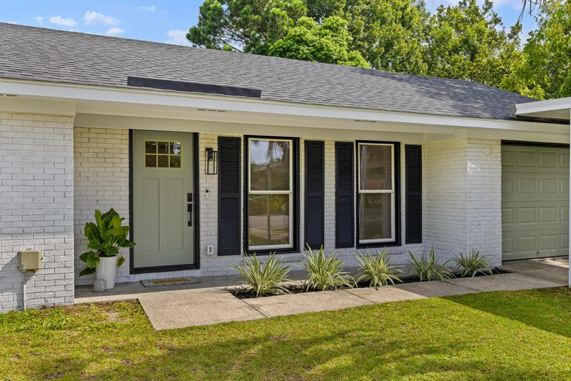 2723 Crestline Dr, North Charleston, SC 29405