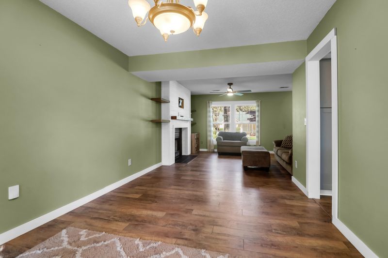 8319 Coventry Ct, North Charleston, SC 29420