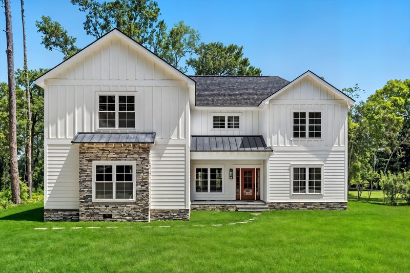 1302 Mccrae Dr, Moncks Corner, SC 29461