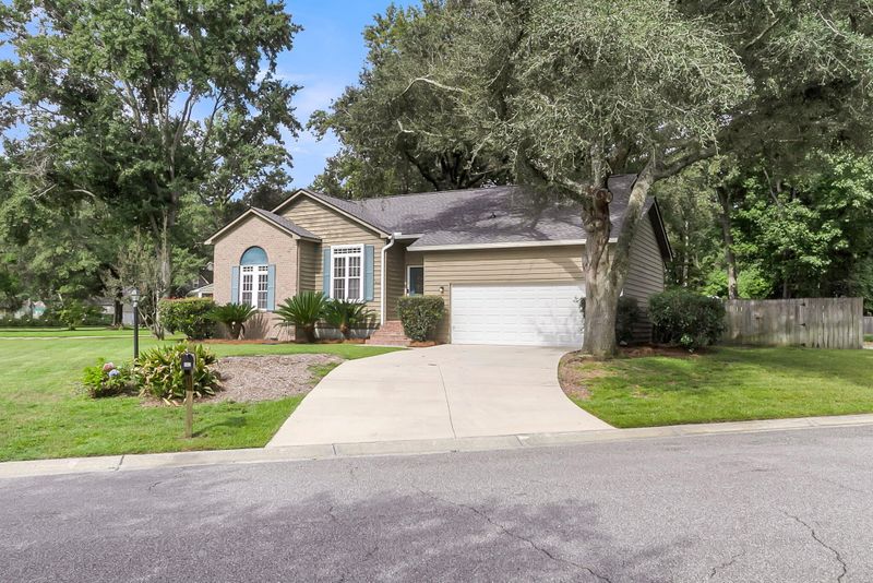 862 Fairlawn Cir, Mount Pleasant, SC 29464