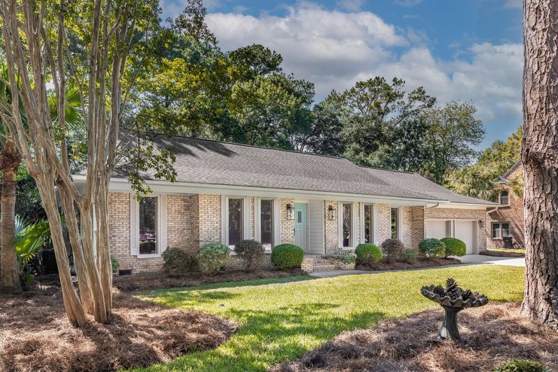1014 Royalist Rd, Mount Pleasant, SC 29464