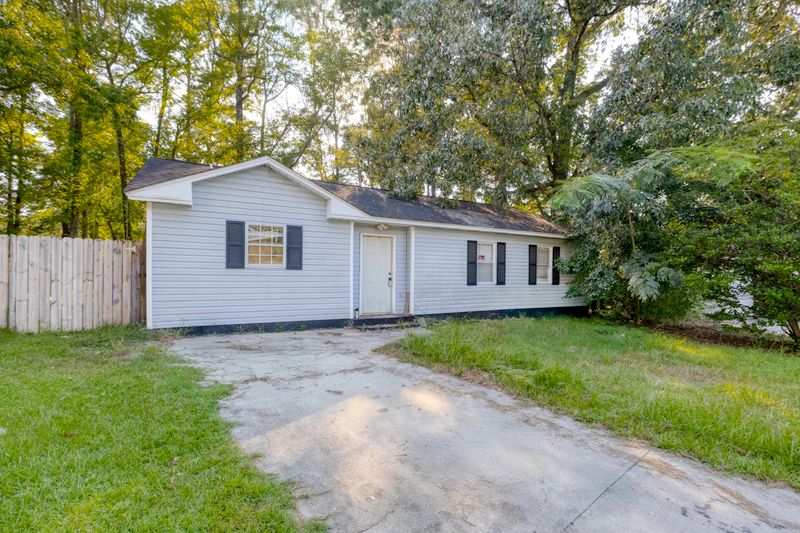 3433 Smoketree Ct, North Charleston, SC 29420
