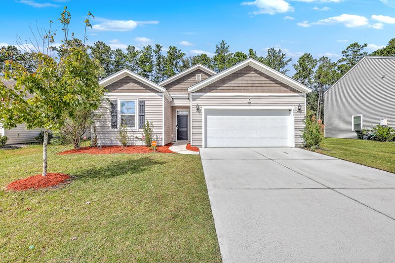 556 Wayton Cir, Moncks Corner, SC 29461