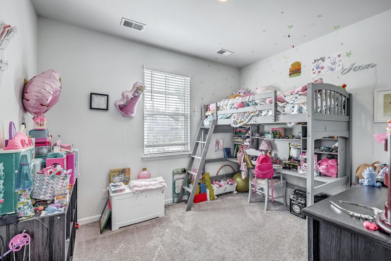 556 Wayton Cir, Moncks Corner, SC 29461