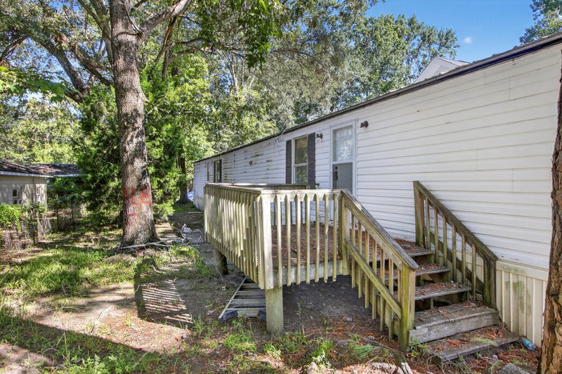 1934 Iron St, North Charleston, SC 29406