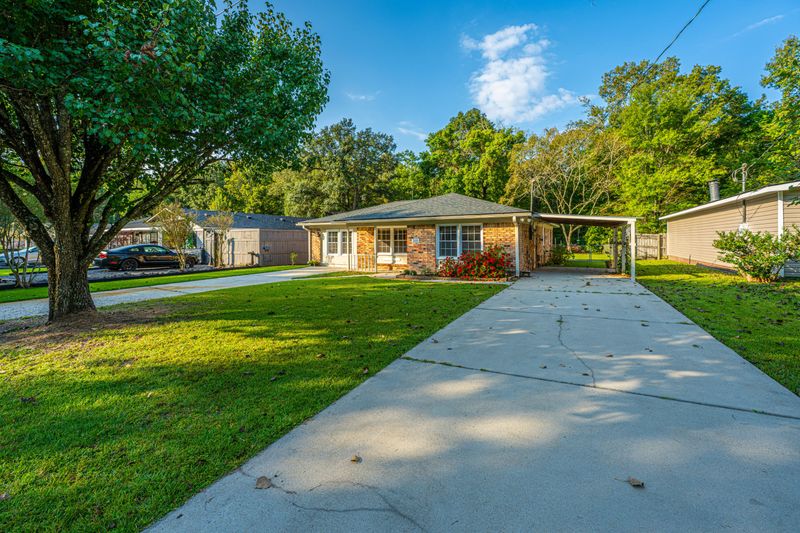 310 Sprucewood Dr, Summerville, SC 29485