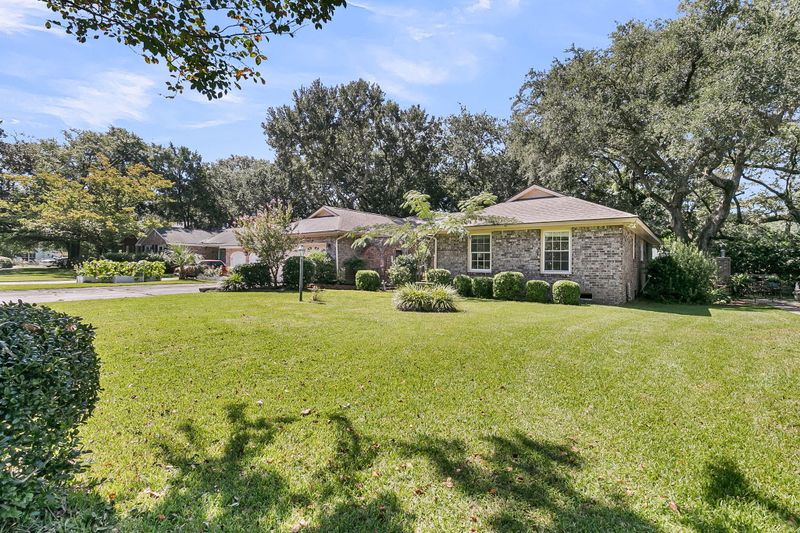 11 Trachelle Ln, Charleston, SC 29407