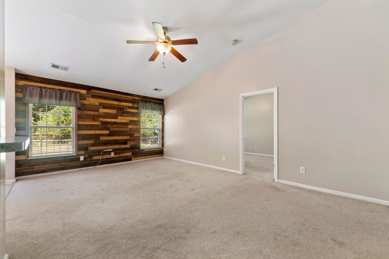 240 Island Green Rd, Goose Creek, SC 29445