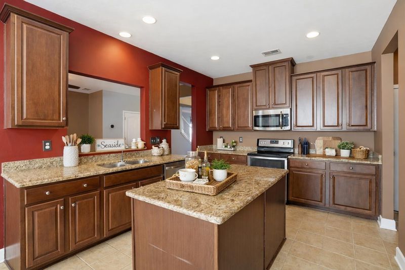 225 Berwick Dr, Summerville, SC 29483