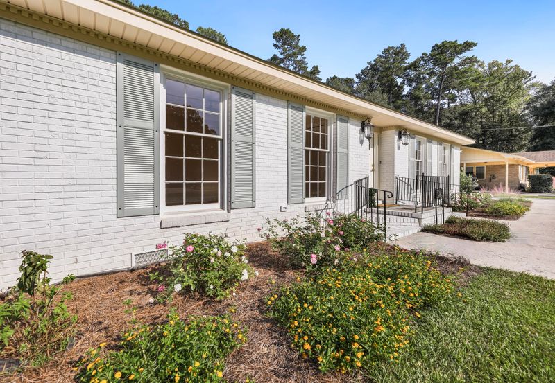 122 Pinewood Dr, Moncks Corner, SC 29461