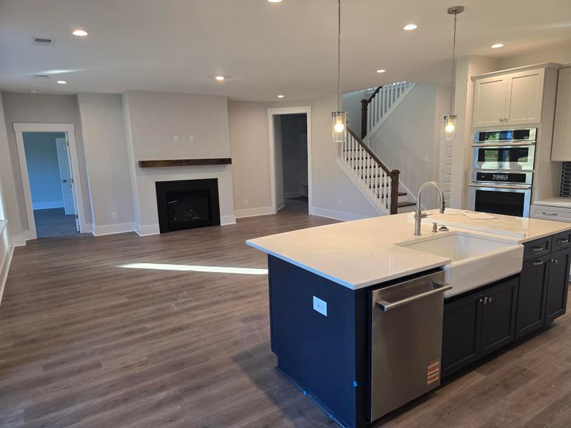 734 Breakers Reef Ln, Huger, SC 29450