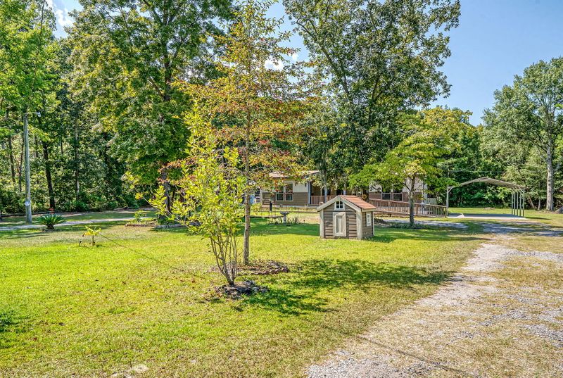 114 Georgiana Dr, Cross, SC 29436