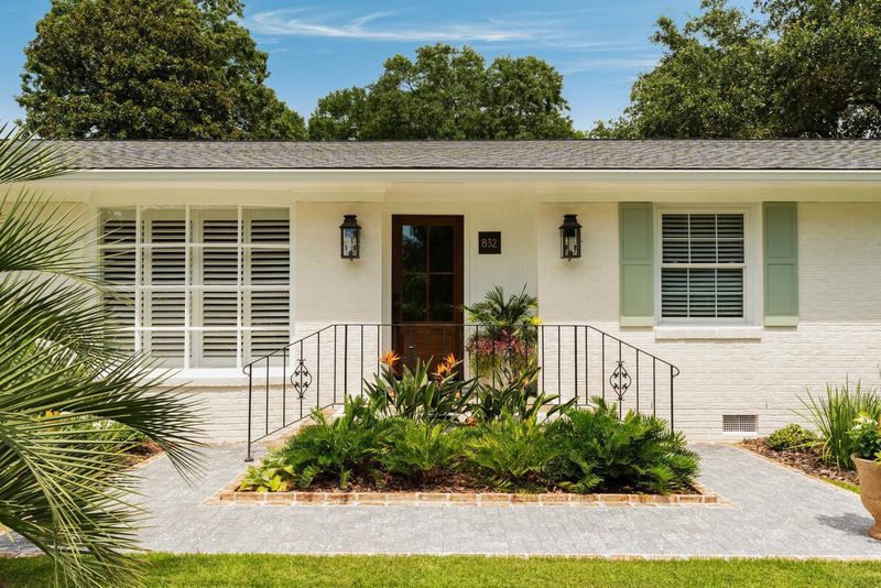 832 Robert E Lee Blvd, Charleston, SC 29412