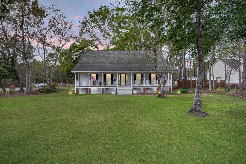 220 New Oak Ln, Moncks Corner, SC 29461