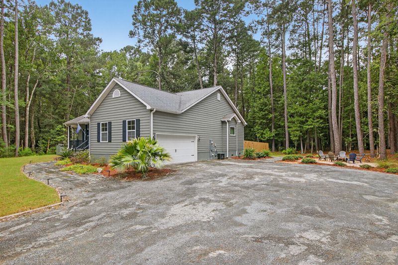 6347 Buttonbush Dr, Ravenel, SC 29470
