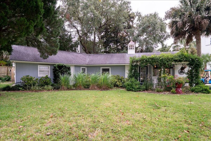 2306 Hartnett Blvd, Isle Of Palms, SC 29451