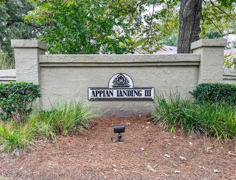 8250 Longridge Rd, North Charleston, SC 29418