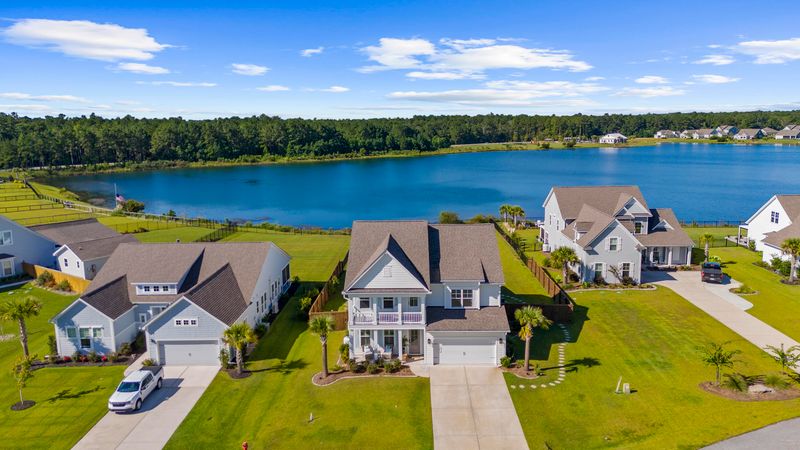 682 Pontoon Rd, Huger, SC 29450