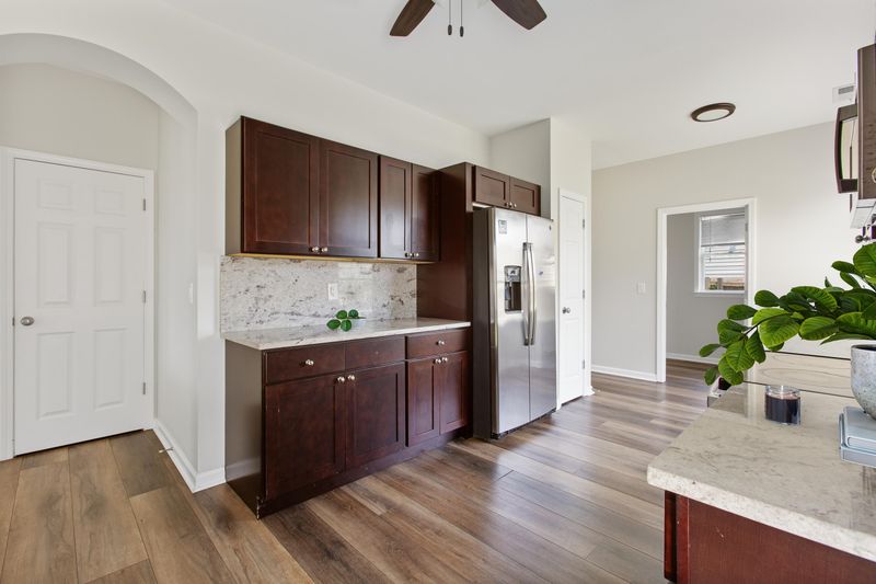 302 Mossy Wood Rd, Summerville, SC 29483