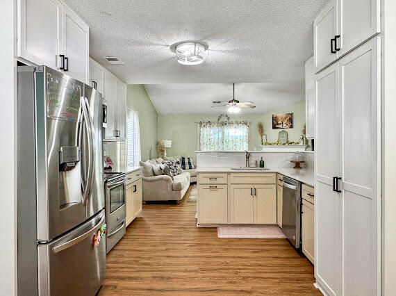 8074 Long Shadow Ln, North Charleston, SC 29406