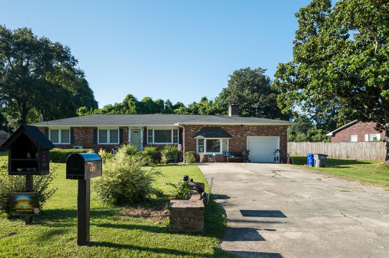 6309 Lucille Dr, North Charleston, SC 29406