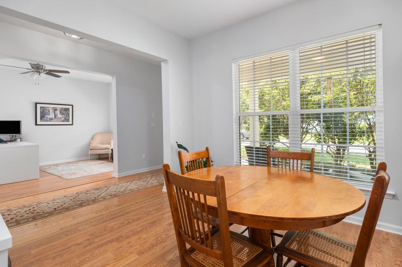 7532 Hawks Cir, Hanahan, SC 29410