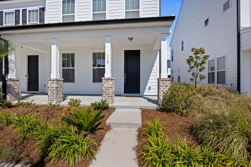 119 Summer Tanager Dr, Ravenel, SC 29470