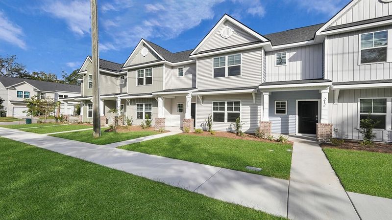 210 Garbon Dr, Summerville, SC 29485