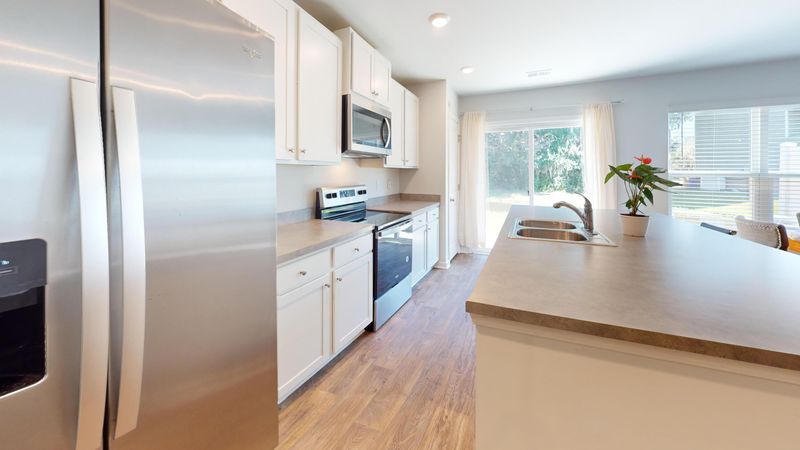 4671 Palm View Cir, North Charleston, SC 29418