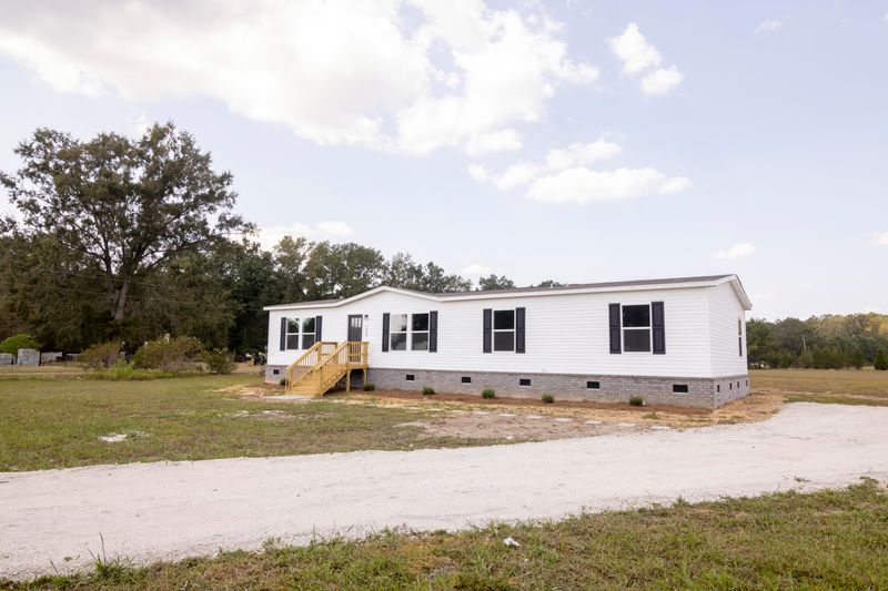 1360 Givhans Rd, Ridgeville, SC 29472