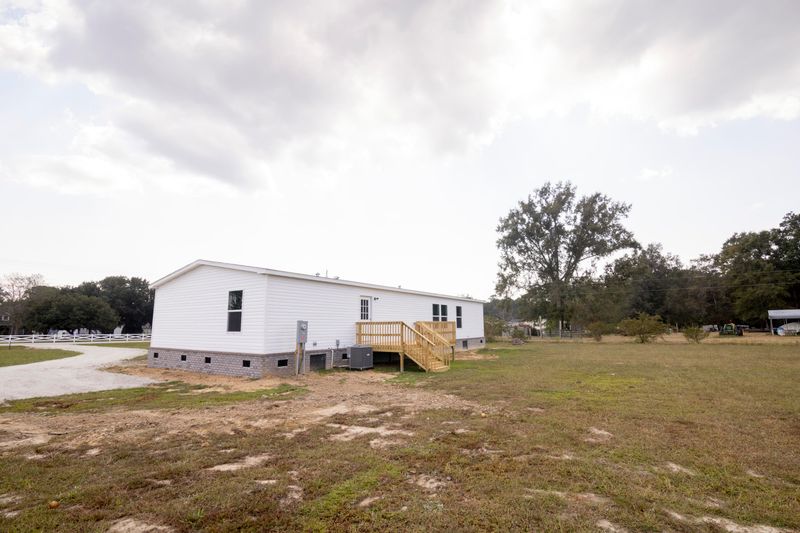 1360 Givhans Rd, Ridgeville, SC 29472