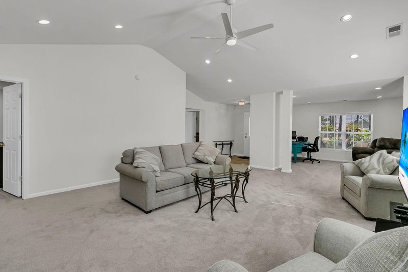 317 Breckingridge Dr, Ladson, SC 29456