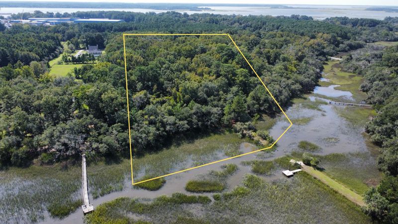 6444 St Anthony Dr, Yonges Island, SC 29449
