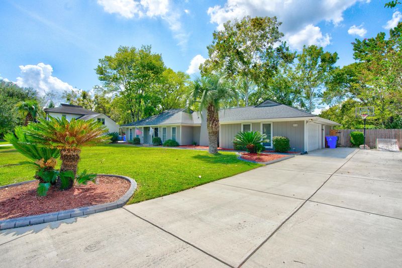 2915 Doncaster Dr, Charleston, SC 29414