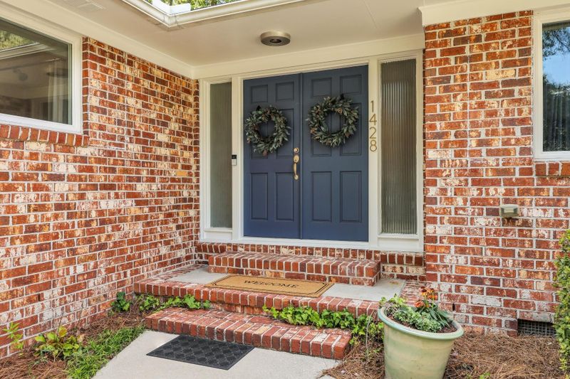 1428 Salisbury St, Charleston, SC 29407