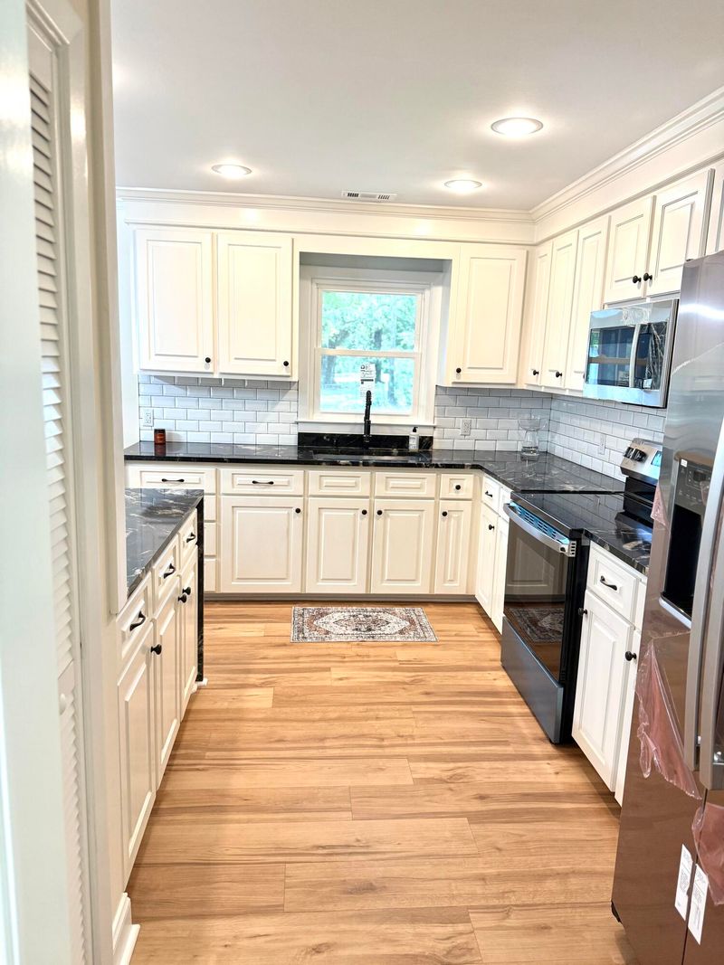 106 Lamie Dr, Ladson, SC 29456