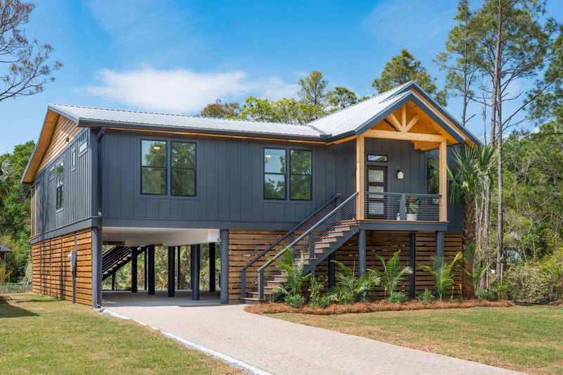 1014 E Erie Ave, Folly Beach, SC 29439