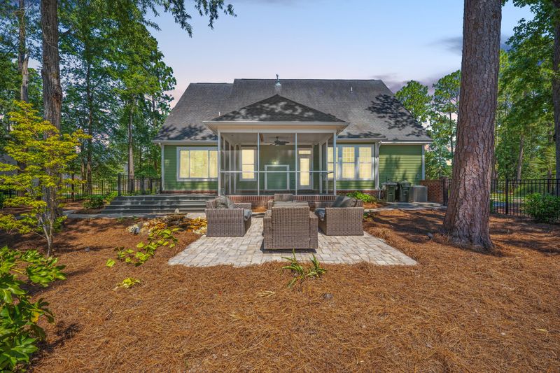 122 Pine Valley Dr, Summerville, SC 29483