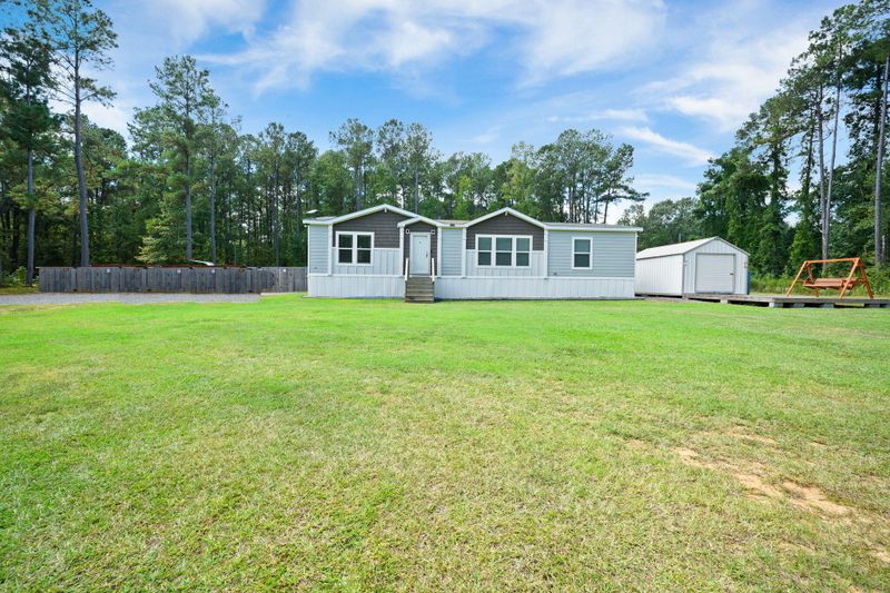 225 Connection Ln, Saint Stephen, SC 29479
