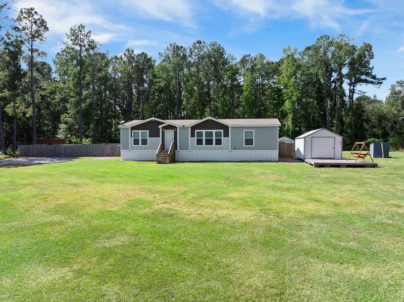 225 Connection Ln, Saint Stephen, SC 29479
