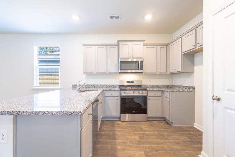 516 Still Heights Ln, Summerville, SC 29486