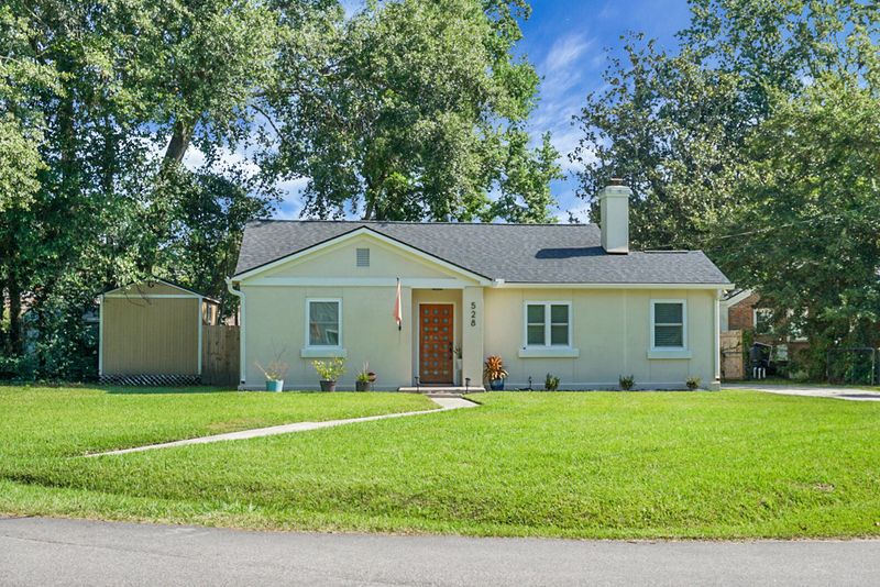 528 Parkwood Estates Dr, Charleston, SC 29407