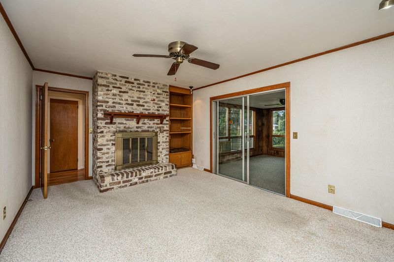 345 Susan Dr, Charleston, SC 29407