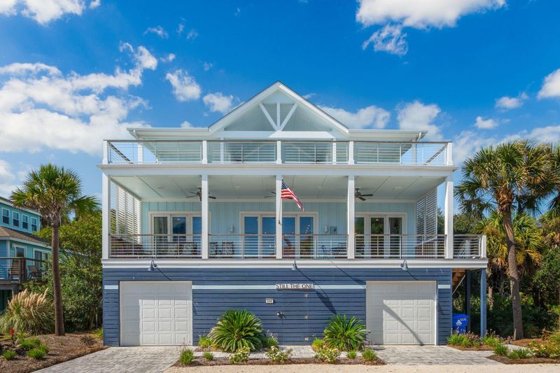 608 E Arctic Ave, Folly Beach, SC 29439