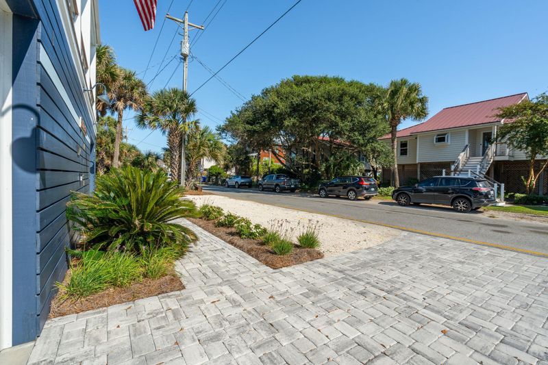 608 E Arctic Ave, Folly Beach, SC 29439