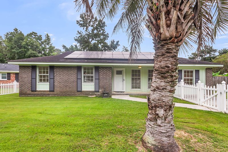 120 Robin St, Summerville, SC 29485
