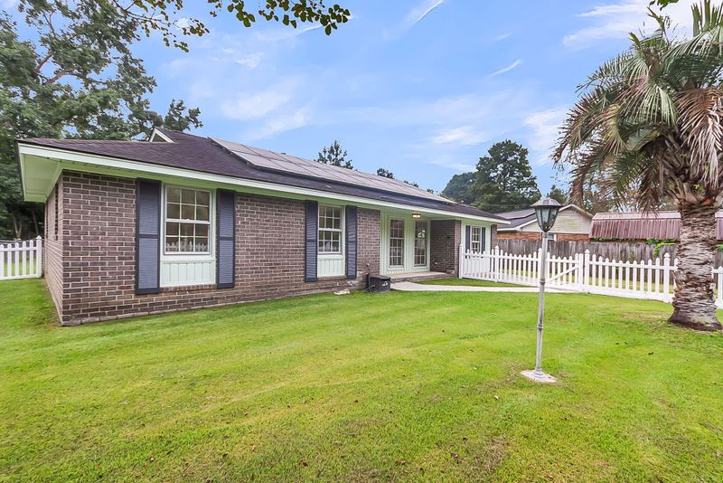 120 Robin St, Summerville, SC 29485
